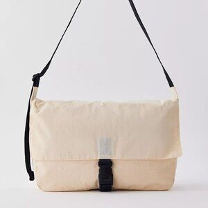 NWT Baggu Nylon Messenger Bag - Ivory